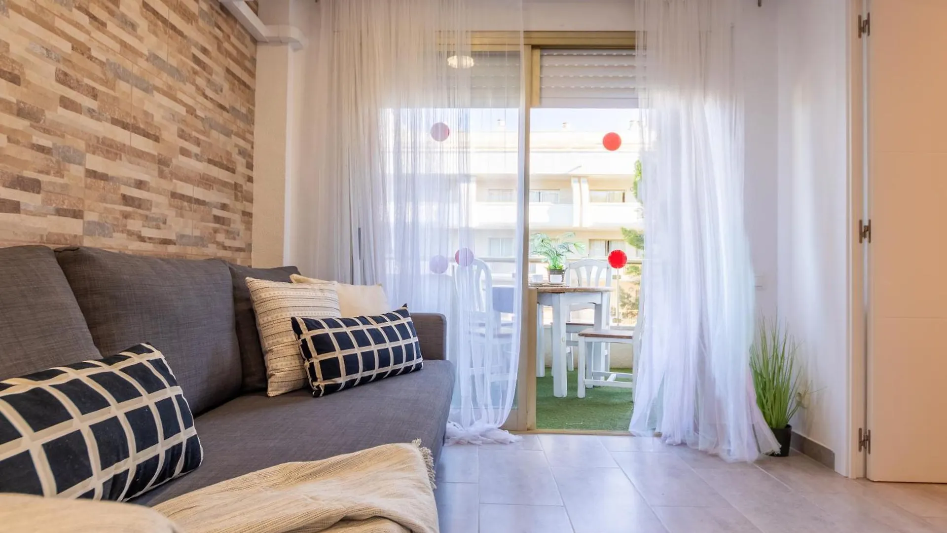 Apartamento Arquus Salou 5 0*,